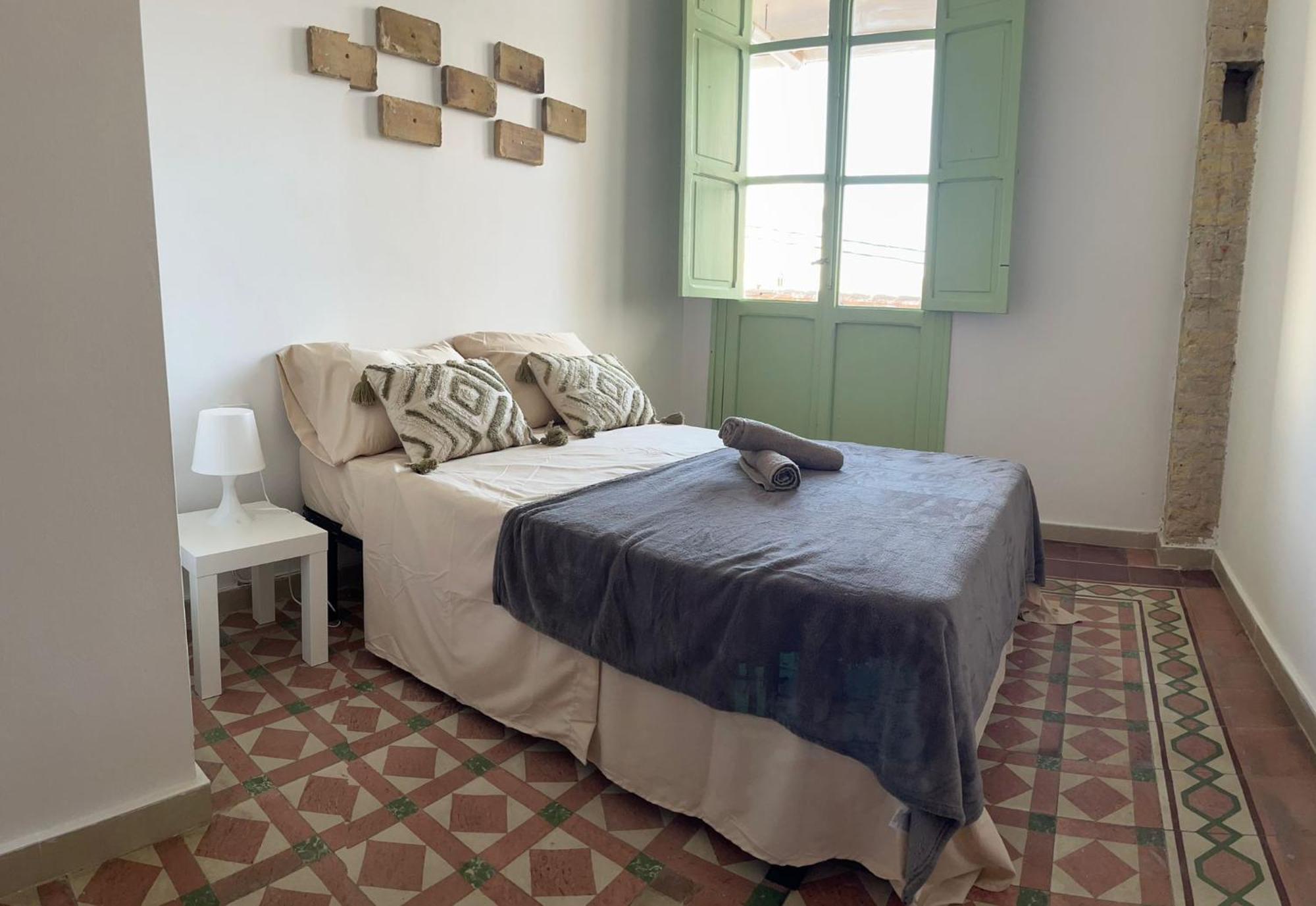 ולנסיה Kiwi Rooms Auto Check-In מראה חיצוני תמונה
